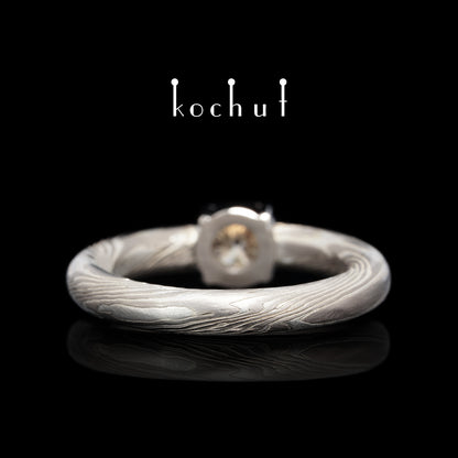 Haiku — Mokume-Ring aus Palladium-Gold und graviertem Silber mit Diamant