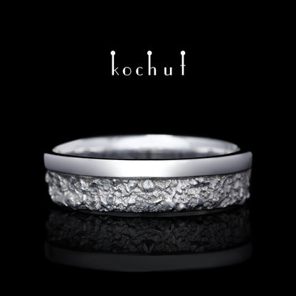 In Freude und Leid: Halben — Ring aus Weißgold, mit weißem Rhodium überzogen