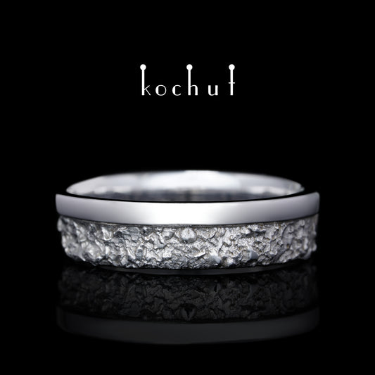 In Freude und Leid: Halben — Ring aus Weißgold, mit weißem Rhodium überzogen