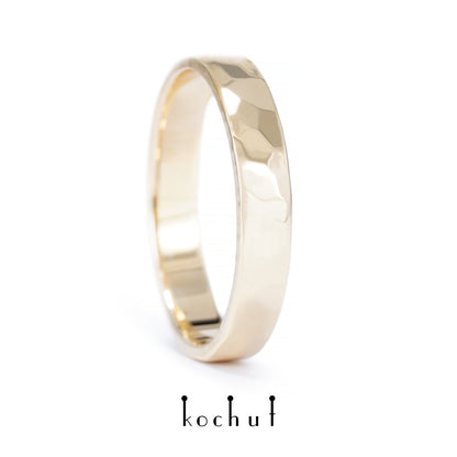 Licht: schmal — flach geformter Ehering aus Rotgold