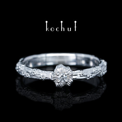 Vergissmeinnicht — Ring aus Weißgold mit Diamant, beschichtet mit weißem Rhodium