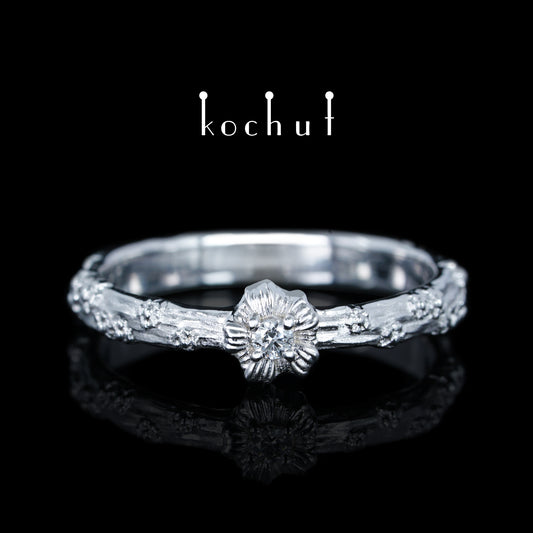 Vergissmeinnicht — Ring aus Weißgold mit Diamant, beschichtet mit weißem Rhodium