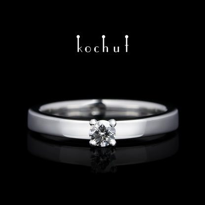 Unschuld — Verlobungsring aus Weißgold mit Diamant, beschichtet mit weißem Rhodium