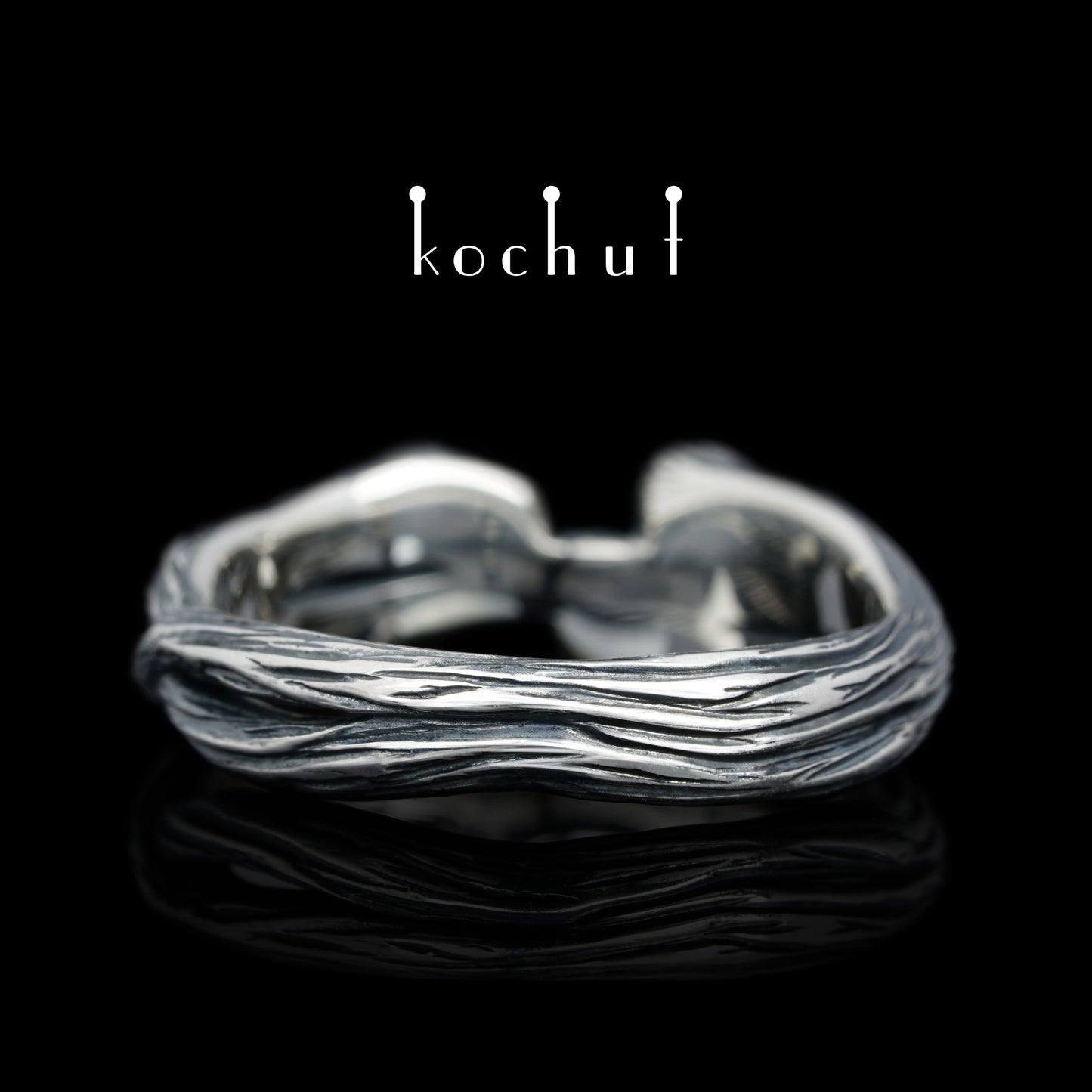 Zweig: Revival — Ring aus oxidiertem Silber mit Chrysolithen