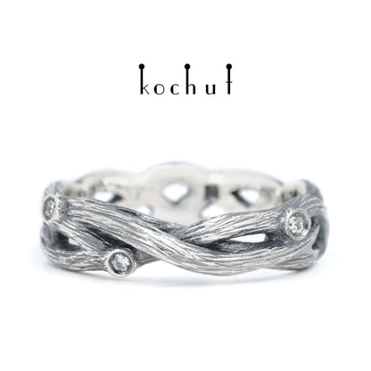 Wald-Möbius-Band — Ehering aus oxidiertem Silber mit Diamanten