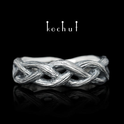 Wald-Möbius-Band — Ehering aus oxidiertem Silber mit Diamanten