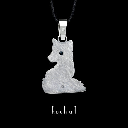 Kleiner Fuchs — Anhänger aus oxidiertem Silber mit Topas