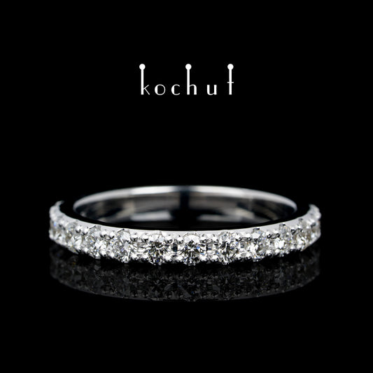Mein Orbit – ein Verlobungsring aus Weißgold mit Diamanten, beschichtet mit weißem Rhodium