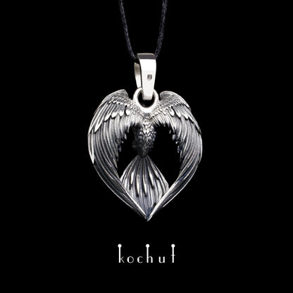 Phoenix — Anhänger aus oxidiertem Silber mit Saphir