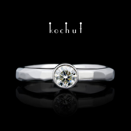 Absolute — Verlobungsring aus Weißgold mit einem Diamanten, rhodiniert mit Weißrhodium