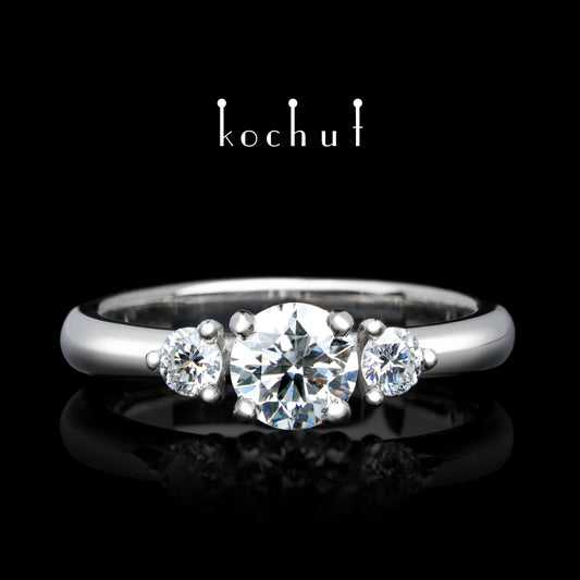 Athena — Verlobungsring aus Platin mit Diamanten