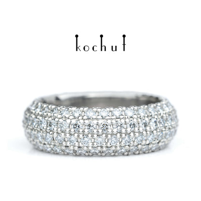 Reflexion — Platin-Ehering mit Diamanten