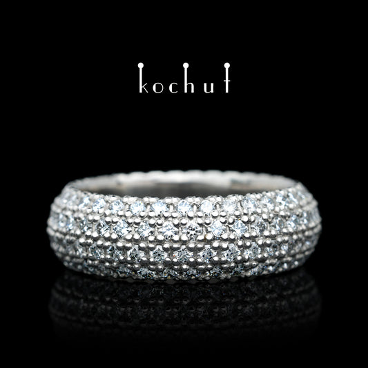Reflexion — Platin-Ehering mit Diamanten