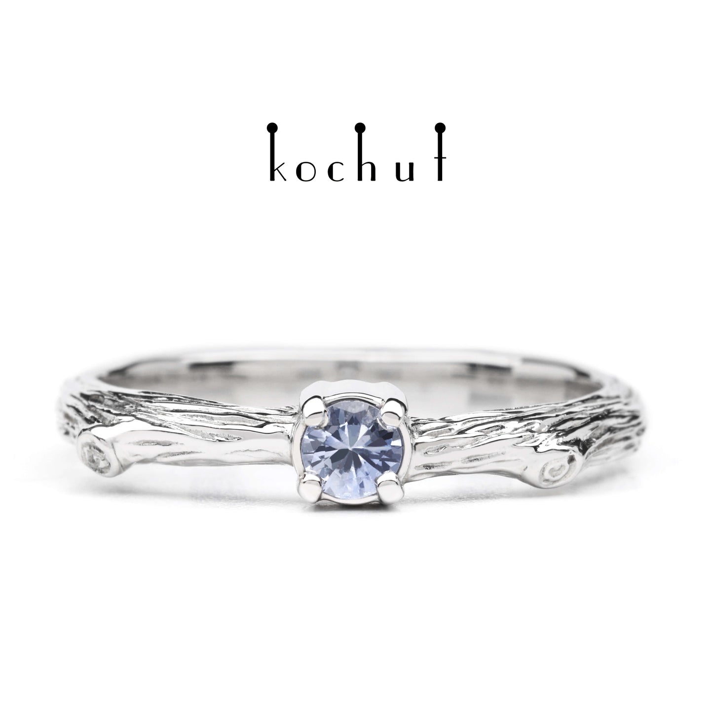 Zartes Zweig — Verlobungsring aus Weißgold mit Kornblumen-Saphir, überzogen mit weißem Rhodium