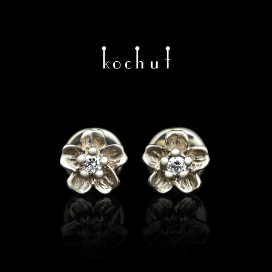 Blumen — Ohrringe aus Weißgold mit Diamanten