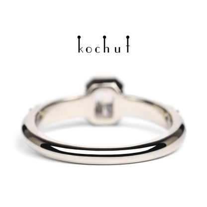 Neue Muse — Ring aus Weißgold mit Diamanten