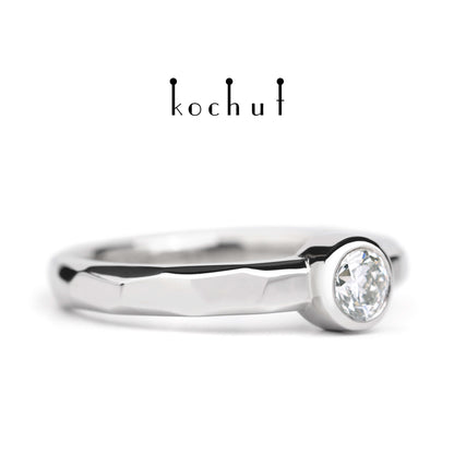 Absolute — Verlobungsring aus Platin mit einem Diamanten
