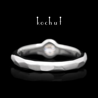 Absolute — Verlobungsring aus Platin mit einem Diamanten