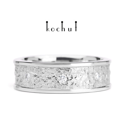 Zeitfluss — Platin-Ehering mit Diamanten