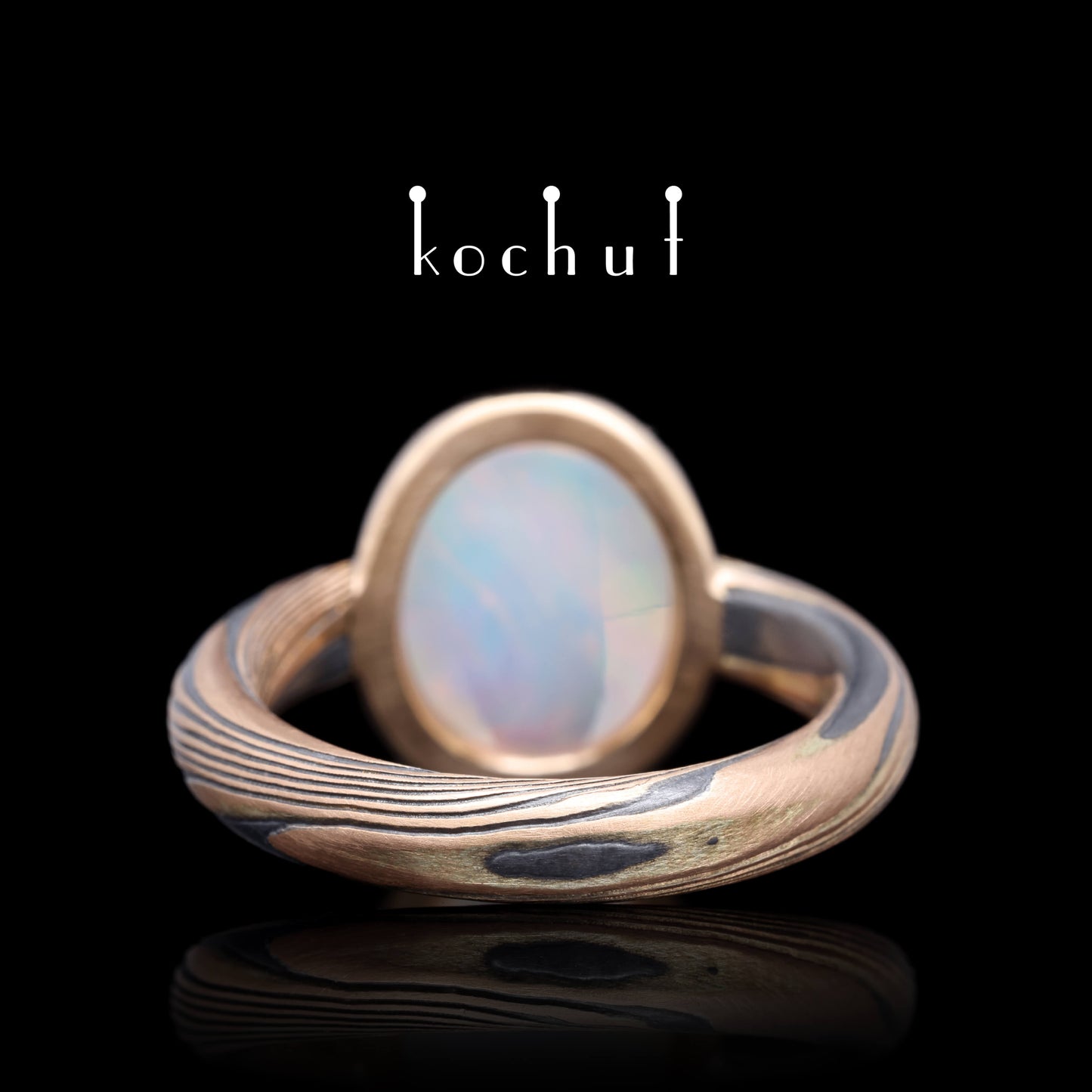 Haiku — Mokume-Ring aus Rotgold, graviertem und oxidiertem Silber mit Opal