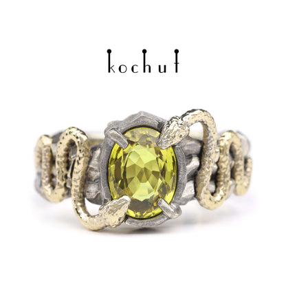 Versuchung — Ring aus Weiß- und Gelbgold mit gelbem Saphir, überzogen mit schwarzem Rhodium