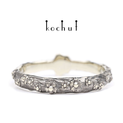 Vergissmeinnicht — Ring aus Weißgold mit hellgelbem Diamanten, überzogen mit schwarzem Rhodium