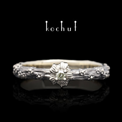 Vergissmeinnicht — Ring aus Weißgold mit hellgelbem Diamanten, überzogen mit schwarzem Rhodium