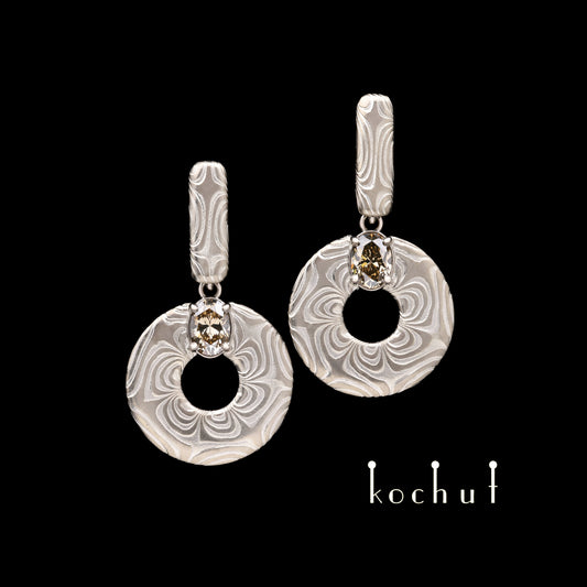 Wertvoller Astrolabium — Mokume-Ohrringe aus Palladium-Gold, graviertem Silber mit Diamanten