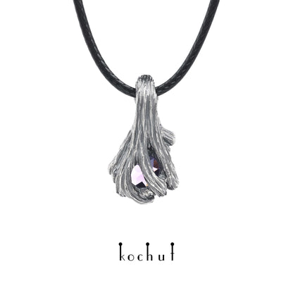 Verzauberter Wald — Anhänger aus oxidiertem Silber mit Amethyst und Diamanten