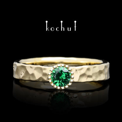 Thiamin — Ring aus Gelbgold mit Tsavorit
