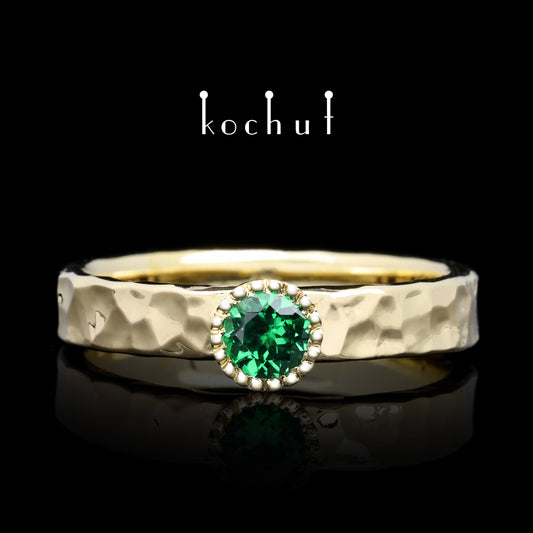 Thiamin — Ring aus Gelbgold mit Tsavorit
