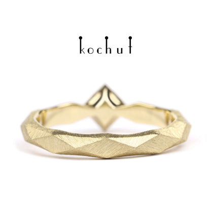 Meine Königin — Verlobungsring aus Gelbgold mit Diamant