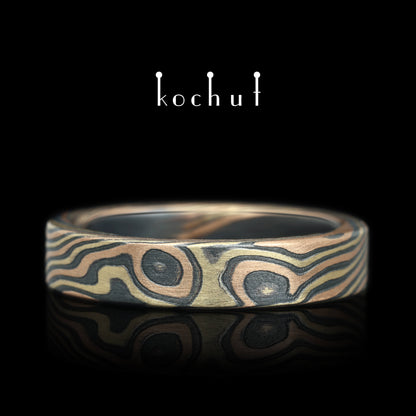 Kanso — Mokume-Ehering aus Rotgold, Gelbgold sowie graviertem und oxidiertem Silber