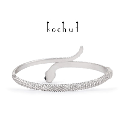 Liebe der Wiesel — Weißgold-Armband mit blauer Saphir und Diamanten, plattiert mit weißem Rhodium